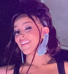 Doja Cat Planet Her Day Party 2 (cropped).jpg