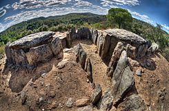 Dolmen de El Riscal-La Veguilla (22065115010).jpg