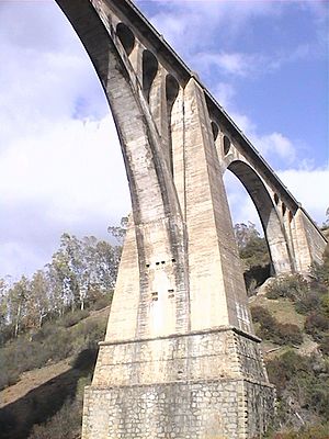 Archivo:El Puente de Las Tres Fuentes