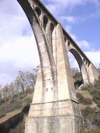 El Puente de Las Tres Fuentes.jpg