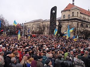Archivo:Euromaidan in Lviv (24.11.2013) 11