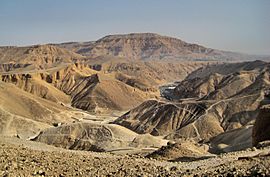 Hike above Valley of the Kings (2347044735).jpg