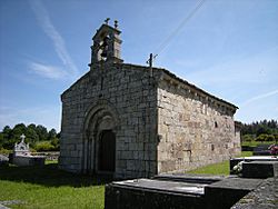 Iglesia de Santiago de Bidouredo.jpg