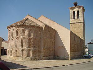 Iglesia en Camarma de Esteruelas.jpg