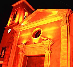 Archivo:Iglesia iluminada de Las Torres de Cotillas.