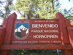 Archivo:Letrero Parque Nacional Hornopirén 18