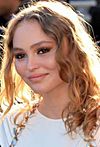 Archivo:Lily-Rose Depp Cannes 2017 (cropped)
