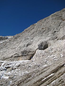 Middle entrance of the Gargantua cave (British Columbia - September 2010).jpg