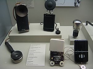 Archivo:Museum of Medicine Berlin Germany Telephone hearing aids