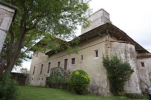 Archivo:Palacio de los Menéndez Pola, Luanco - 25