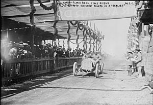 Archivo:Porporato in a Berliet finishing fourth at Targa Florio 1908