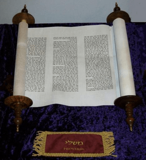 Archivo:Proverb scroll