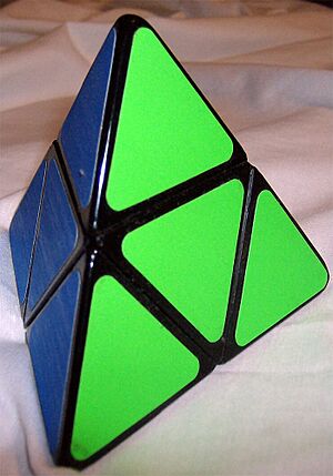 Archivo:Pyramorphix