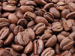 Archivo:Roasted coffee beans