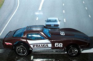 Archivo:S268 Chevy Corvette Stringray - USA Hot Wheels Police (4357290400)