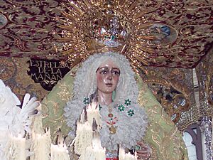 Archivo:SemanaSantaSevillaMacarena4