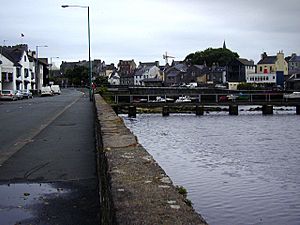 Archivo:Silver Burn approaching Castletown harbour - geograph.org.uk - 475618