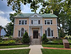 Simsbury Free Library, Simsbury CT.jpg