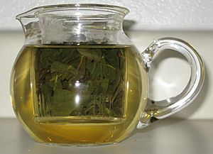 Archivo:Small pot of oolong tea