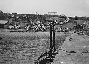 Archivo:Stroma pier and beach July 1904