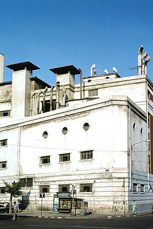 Archivo:Valladolid, fábrica 1980