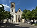 (Agen) Cathédrale Saint-Caprais - Vue de la Place du Maréchal Foch