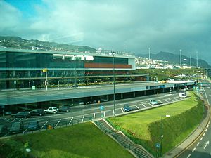 Archivo:Aeroporto da Madeira3