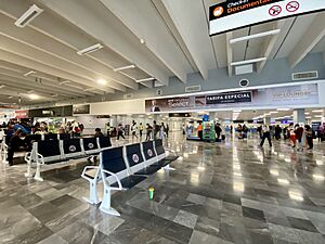 Archivo:Aeropuerto Internacional de La Paz, Mexico (50986806392)