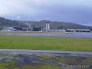 Archivo:Aeropuerto de Coruna