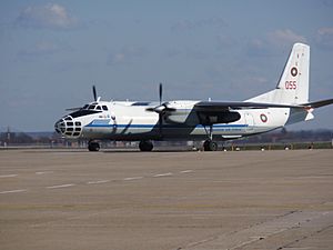Archivo:Antonov An-30