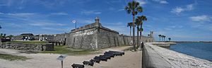 Archivo:Castillo de San Marcos Fort Panorama 1