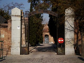 Cementerio Civil de Madrid, March 2012.jpg