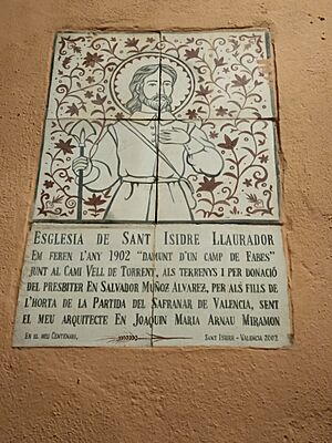 Archivo:Cerámica inscrita en la fachada de la iglesia de Sant Isidre