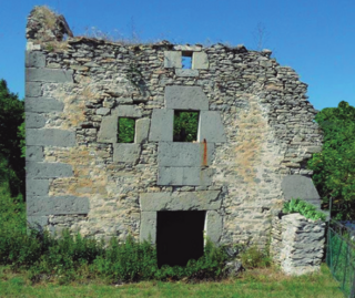Cerca de Villaño casa.png