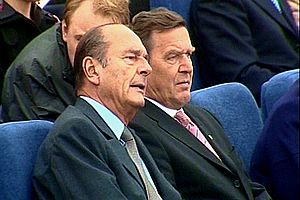 Archivo:Chirac and Schroeder on the Neva