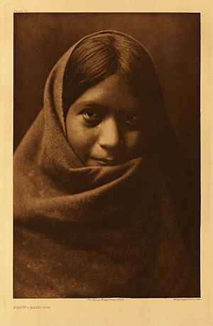 Archivo:Edward S. Curtis Collection People 034