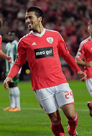Archivo:Ezequiel Garay Benfica
