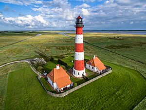 Archivo:Leuchtturm in Westerheversand