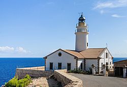 Archivo:Lighthouse Punta de Capdepera - Mallorca 01