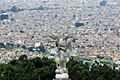 MIRANDO A QUITO DESDE LAS ALTURAS (37661555241)