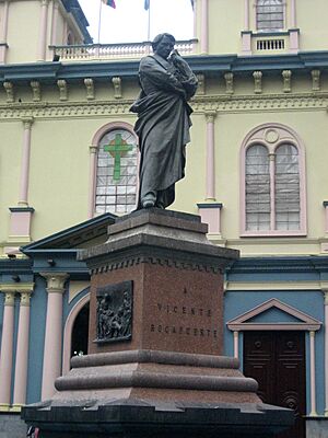 Archivo:Monumento a Vicente Rocafuerte