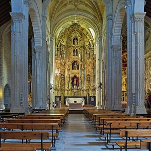 Archivo:Nave central de la Iglesia de San Dionisio, Jerez de la Frontera