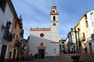 Plaça de l'església de Castell de Castells.jpg