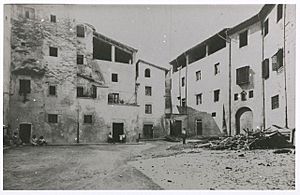 Archivo:Plaza de las Bernardas de Gerona (1936)