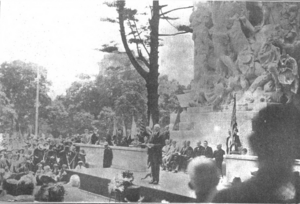 Archivo:President Harding dedicating the Princeton Battle Monument