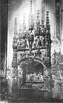 Sepulcro de Gutierre de la Cueva Cuellar.jpg