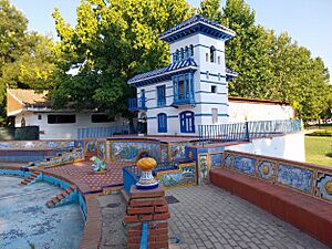 Archivo:Talavera de la Reina - Jardines del Prado , Estanque de los Patos 05