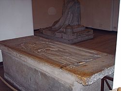 Archivo:Tomb of Pope Innocent VII