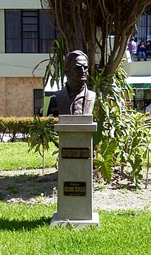 Archivo:UNMSM Monumento Juan Pablo Vizcardo y Guzman