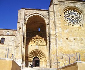 Villalcazar de Sirga-Sta Maria la Blanca.jpg